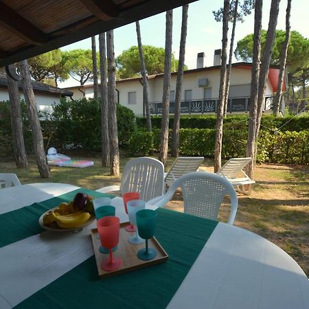 Villa In Lignano Riviera Comfortable Lignano Sabbiadoro Exteriör bild