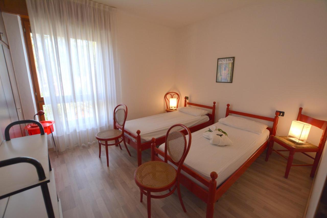 Villa In Lignano Riviera Comfortable Lignano Sabbiadoro Exteriör bild